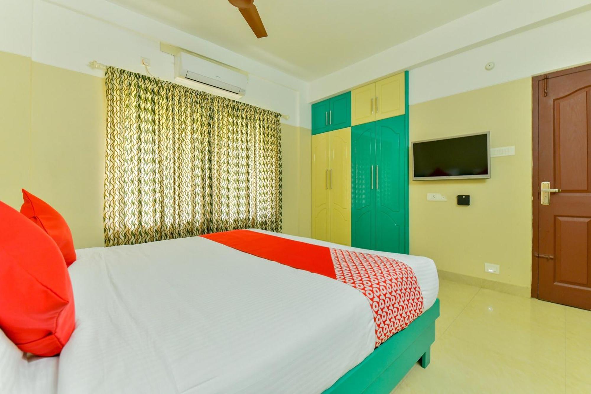 Oyo Flagship Uthradam Towers Hotel Thiruvananthapuram Exterior photo