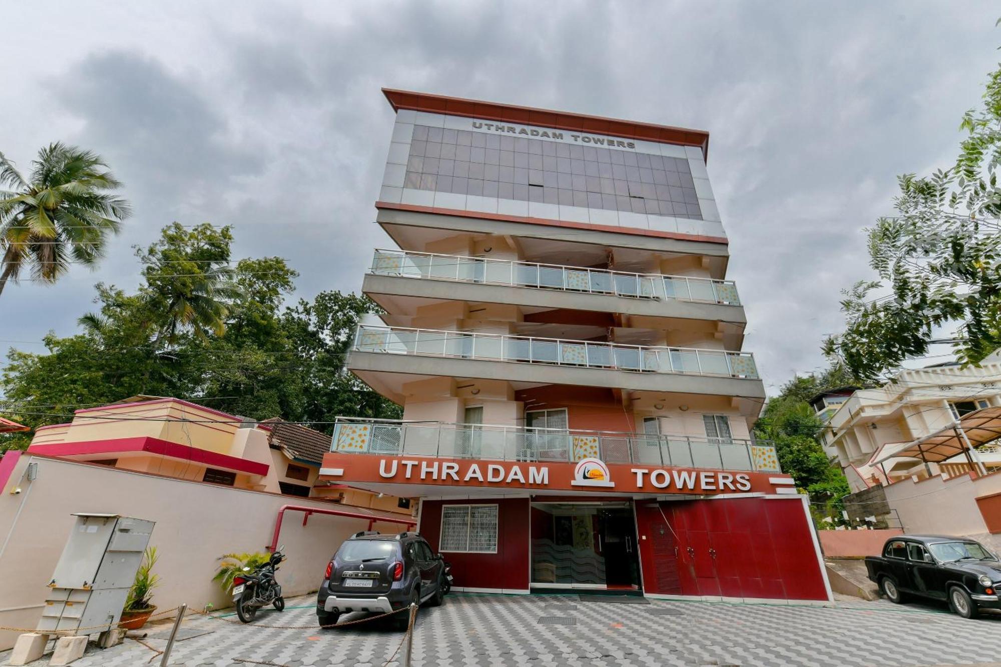 Oyo Flagship Uthradam Towers Hotel Thiruvananthapuram Exterior photo