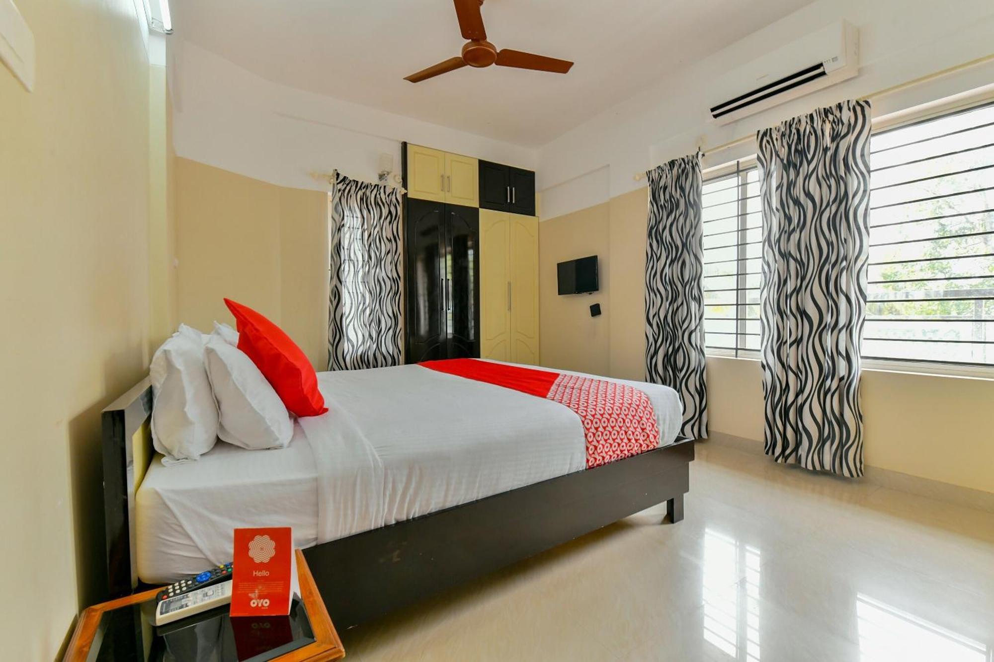 Oyo Flagship Uthradam Towers Hotel Thiruvananthapuram Exterior photo